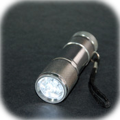 XENON LED-Taschenlampe mit SOS, Strobo-Licht, Lock-Screen